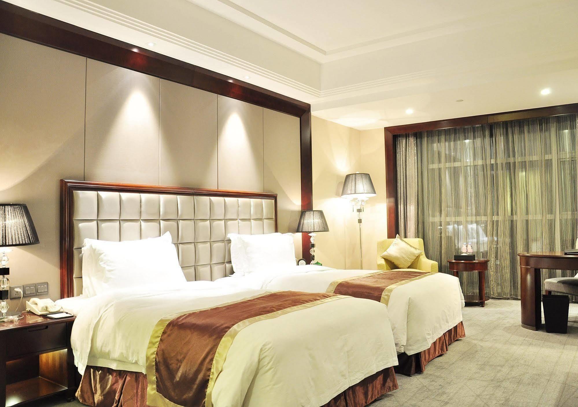 Shenzhen Baohengda International Hotel Esterno foto